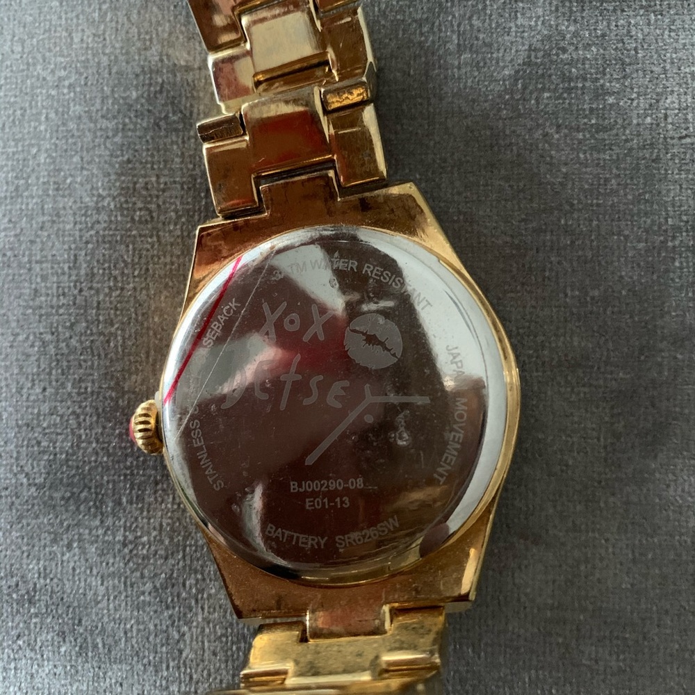 ✨NEVER USED Gold Betsey Johnson Watch✨ - Picture 5 of 7